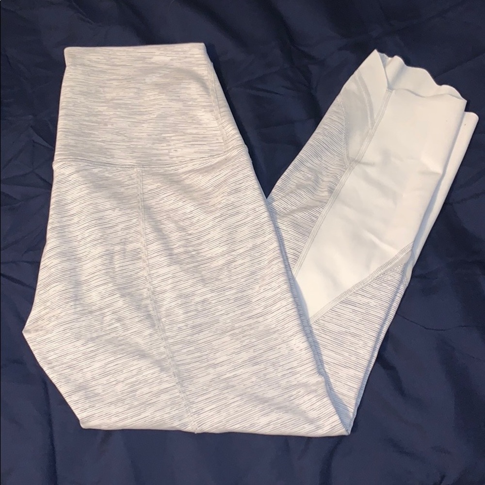 Heather grey/white lululemon crops